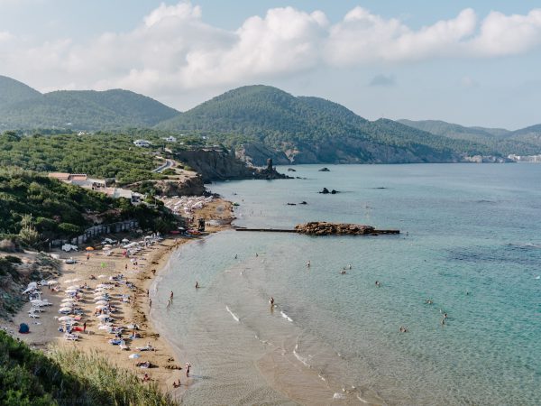 ibiza with kids - our 6 favorite family friendly beaches in santa eularia