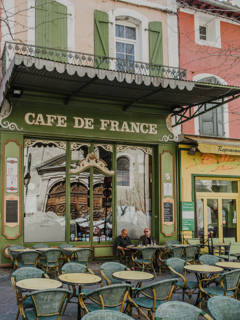 Food Options in l'Isle-sur-la-Sorgue - Cafe de France