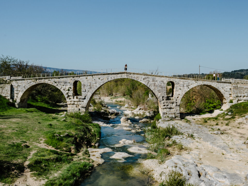  Things to Do Around the Luberon Village of Bonnieux - Pont Julien